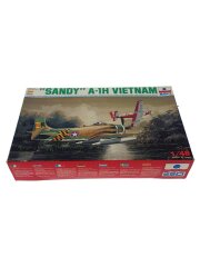 [1/48] SANDY A-1H VIETNAM [4075]