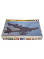 [1/100] Boeing B-52D [60025]