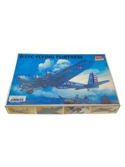 [1/72] B-17C FLYING FORTRESS [1666]