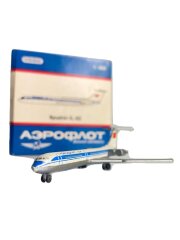 [1/600]プレーンモデル アエロフロート IL-62