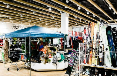 画像：幅広い取り扱いと買取実績